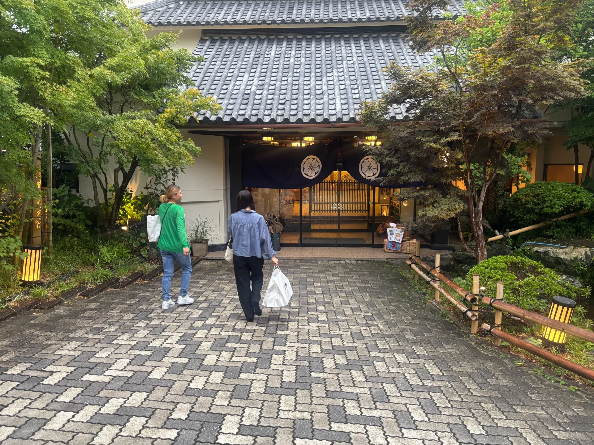 ２０２５　納涼会 in 楠水閣　　～ ８秒飛べ ～